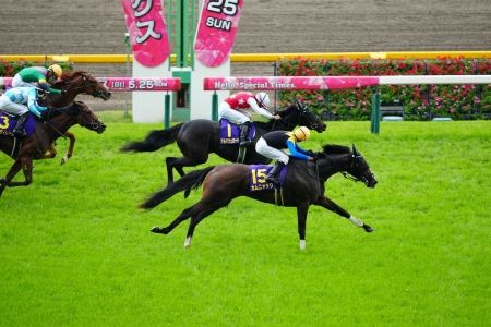 【競馬】オークス(東京・G1)　カムニャックがG1初制覇！樫の女王に輝く　51歳シュタルケもJRA・G1初勝利